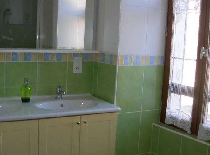 Sous La Glycine Bed & Breakfast 3*