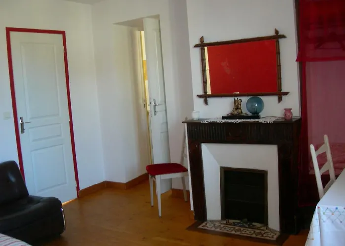 Sous La Glycine Bed & Breakfast Miélan