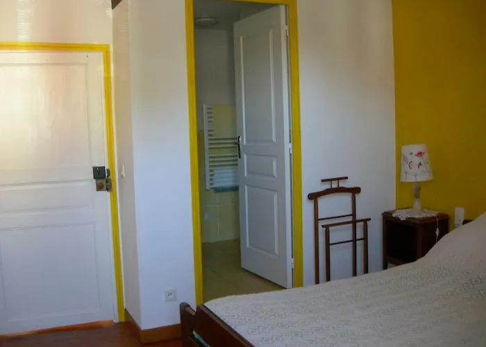 Sous La Glycine Bed & Breakfast 3*