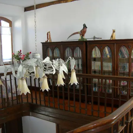 Sous La Glycine 3* Miélan