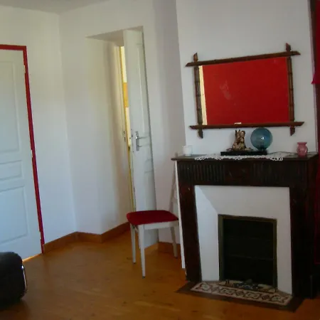 Sous La Glycine Bed & Breakfast Mielan