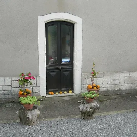 Sous La Glycine Bed & Breakfast Mielan